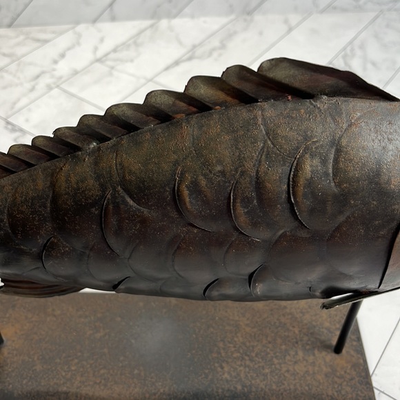 Vintage humuhumunukunukuapuaa Hawaiian State Fish Brass Stand - Picture 5 of 12